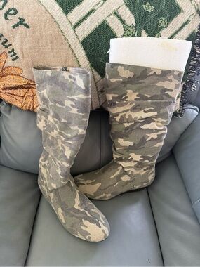 Women’s Camouflage Mid-Calf Combat Boots - Green Camo